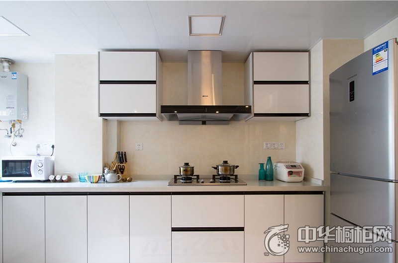 宜家风厨房白色整体橱柜图片