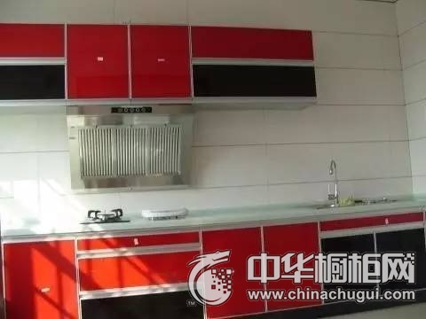 烟机上方到底能不能装吊柜？先看了这篇文章再说！