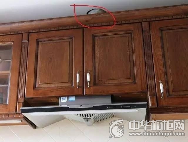 烟机上方到底能不能装吊柜？先看了这篇文章再说！